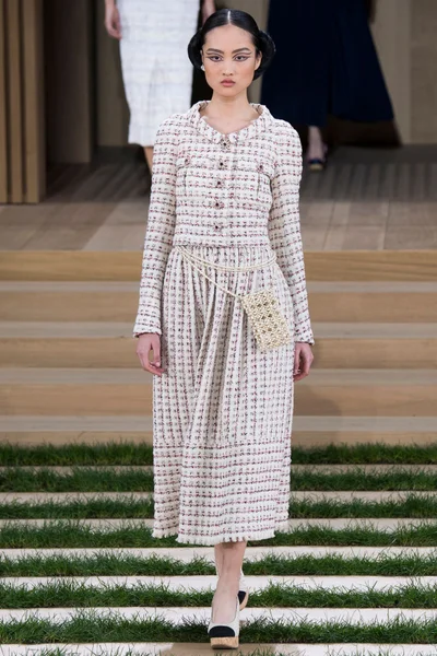 Look 12